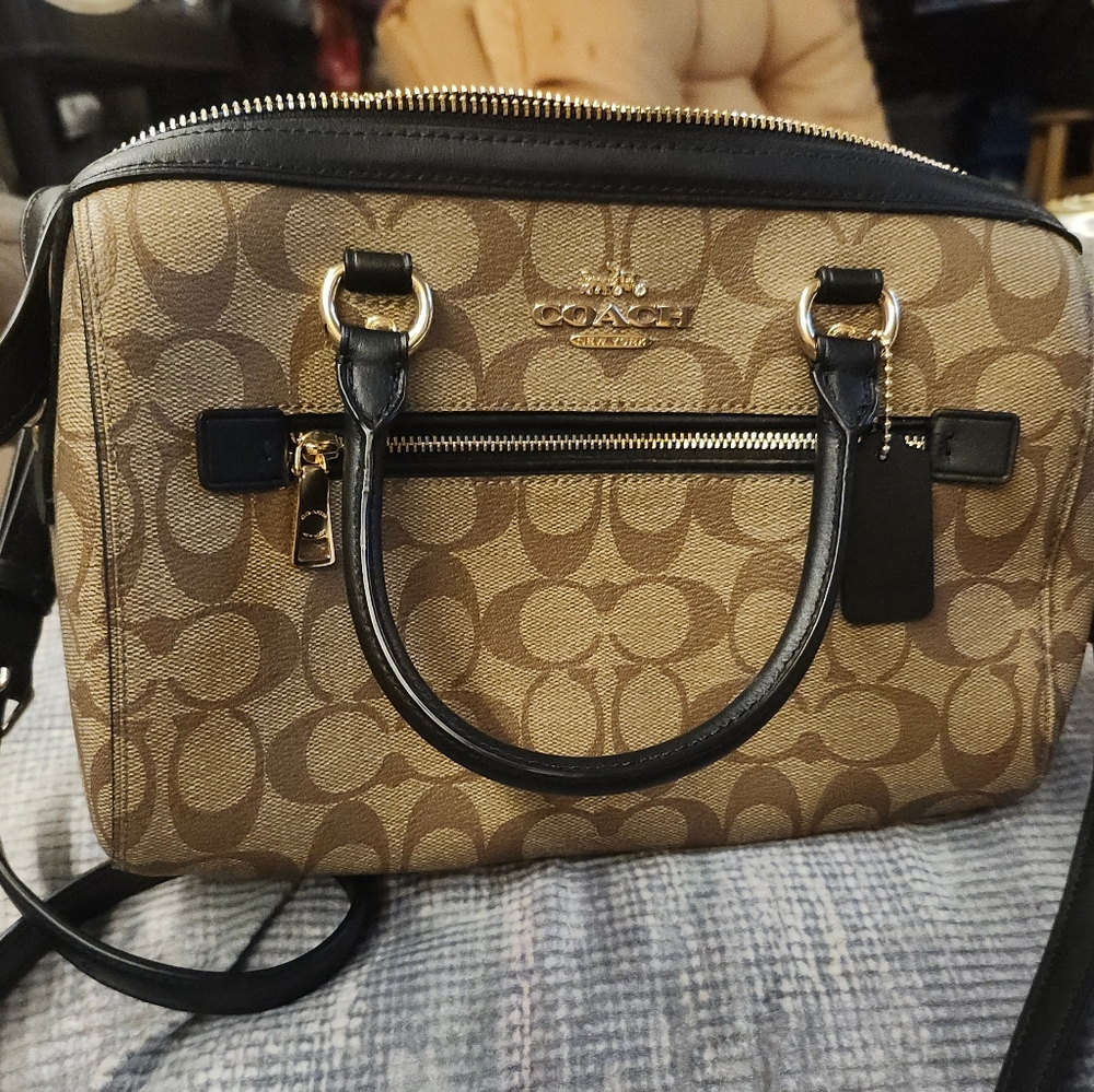 Crossbody bag saddle style